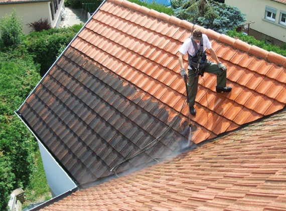 Quels sont les signes indiquant qu’il est temps d’entreprendre des travaux d’entretien ou de remplacement de votre toiture à Saint Martin ?
